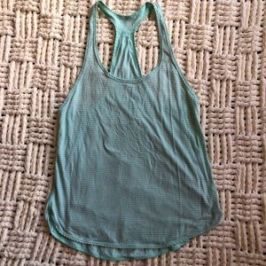 lululemon scallop edge tank 💙